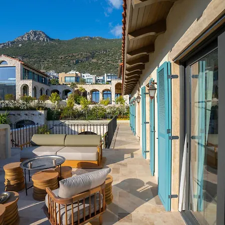 Thalia, A Joyful Serenity Unmasked *