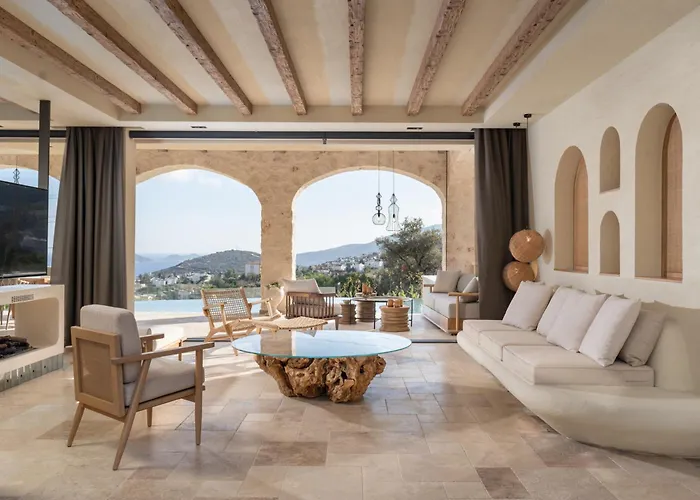 Villa Thalia, A Joyful Serenity Unmasked