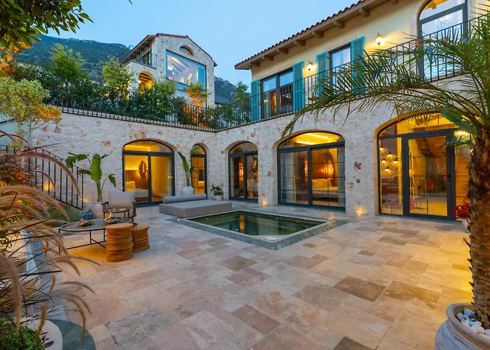 Villa Thalia, A Joyful Serenity Unmasked *