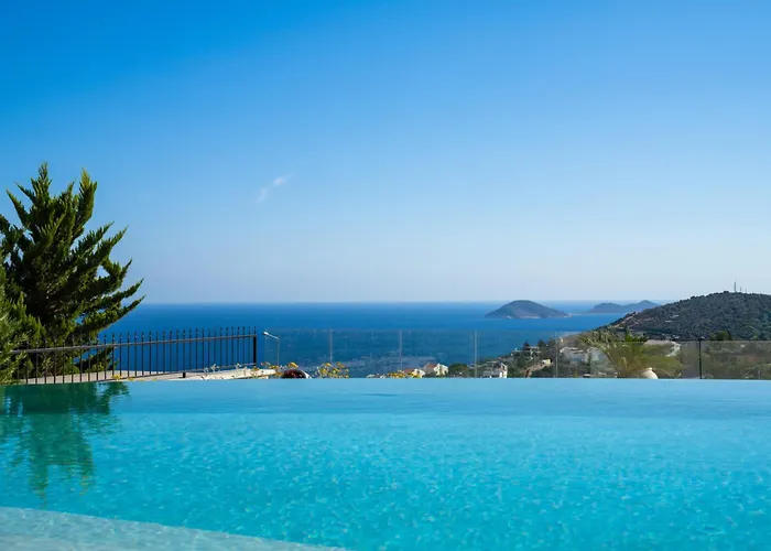 Villa Thalia, A Joyful Serenity Unmasked