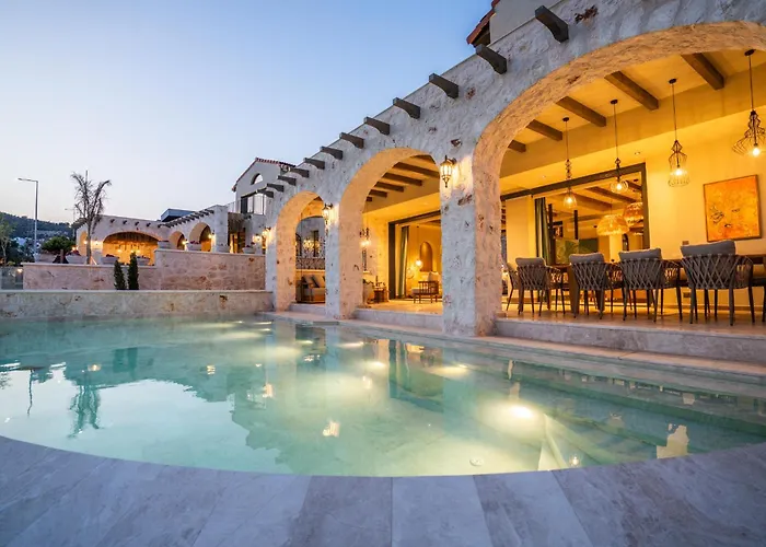 Thalia, A Joyful Serenity Unmasked *