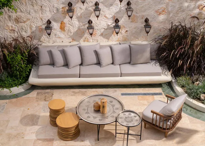 Villa Thalia, A Joyful Serenity Unmasked *